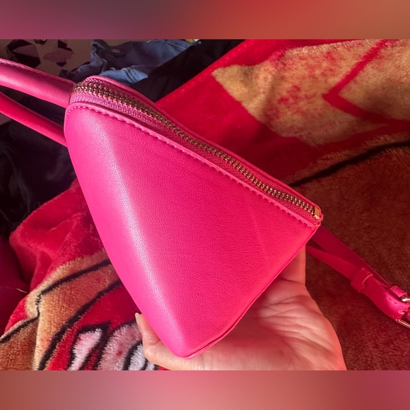 Small Fushia pink Crossbody purse INC brand NWT - Picture 10 of 16